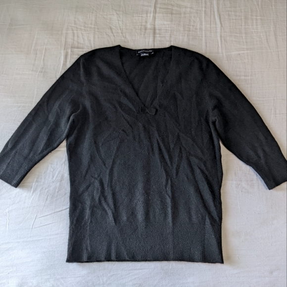 Ann Taylor Sweaters - Ann Taylor 100% Cashmere 3/4 length Sleeve V-neck Sweater